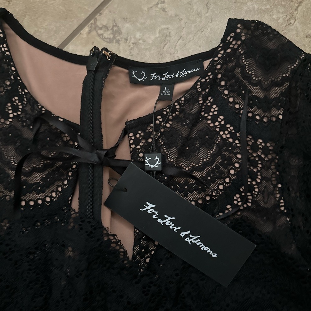 NWT FOR LOVE AND LEMONS SCALLOPED LACE MINI DRESS - Picture 3 of 3